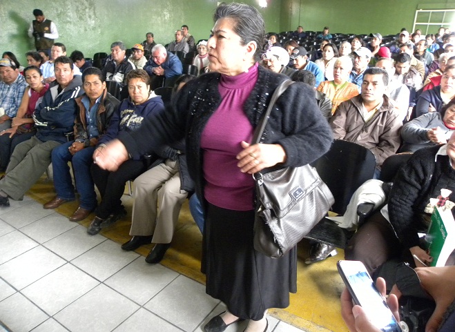 Repudian locatarios del mercado Santa Fe a dirigente