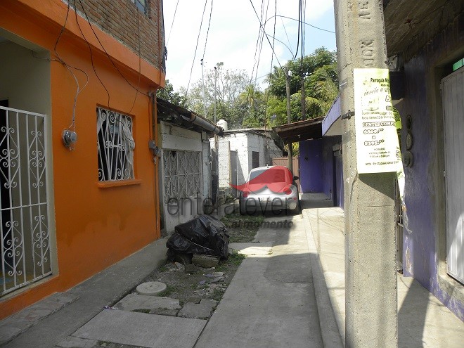 Se apropia vecina de callejón en la MAC