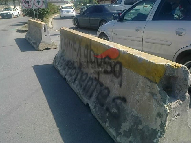 Pemex cierra calle, se indignan vecinos