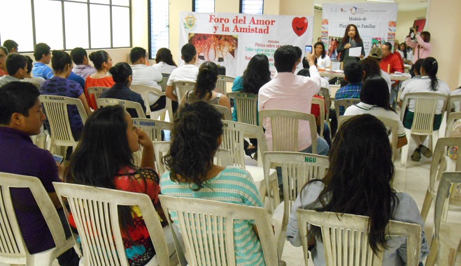 Padres no saben cómo platicar de sexualidad con sus hijos