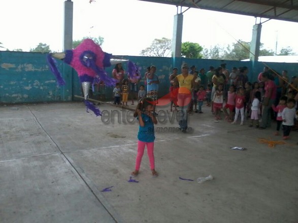 Festeja DIF a niños de las comunidades