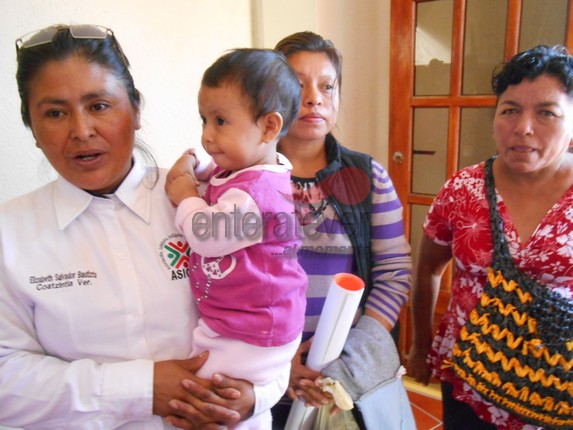 Piden la pavimentación de acceso a colonia de la Mujer