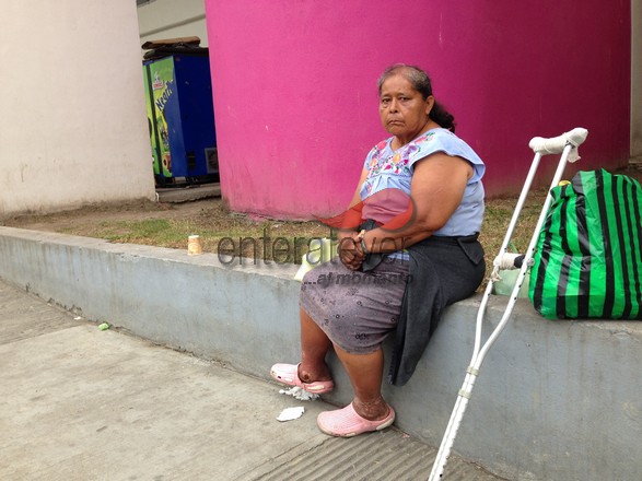 Vive a las afueras del Hospital Regional de Poza Rica esperando atención