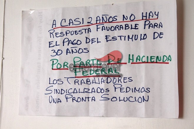 Trabajan bajo protesta personal del SNTEA