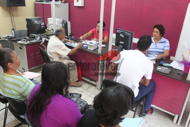 Credenciales del IFE no pierden validez por cambio a INE