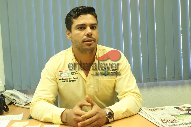 Regidores se niegan a mantener a los “fósiles” del PRD en Poza Rica
