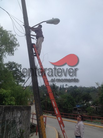Avanza rehabilitación de alumbrado público