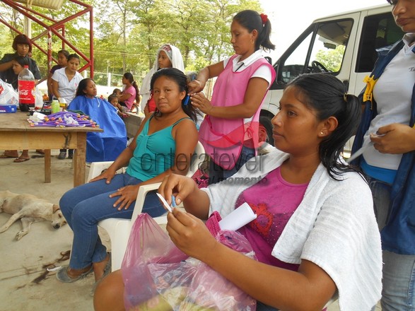Realiza Ayuntamiento de Coatzintla jornada de salud y servicios en Contreras