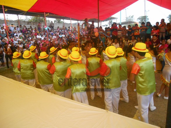 Festejan a los niños en Coatzintla