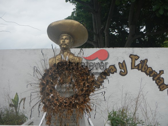 En el olvido monumentos de Coatzintla