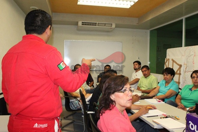 Capacitan a empleados de la SEV Poza Rica
