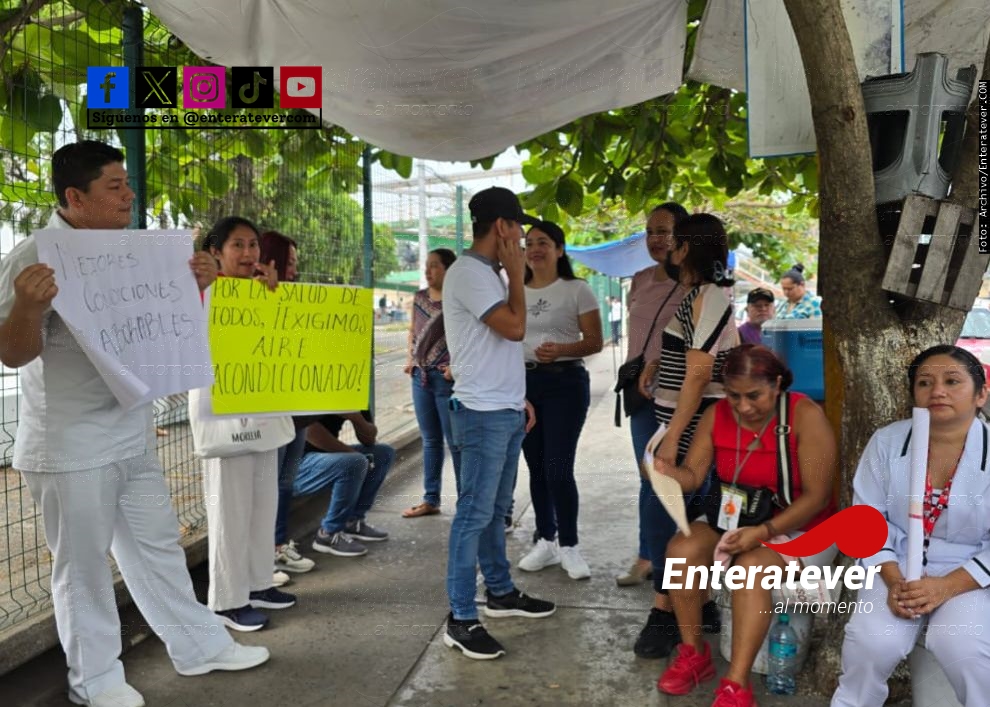 Protestan trabajadores del Hospital General de Zona No. 24 del IMSS por precarias condiciones laborales