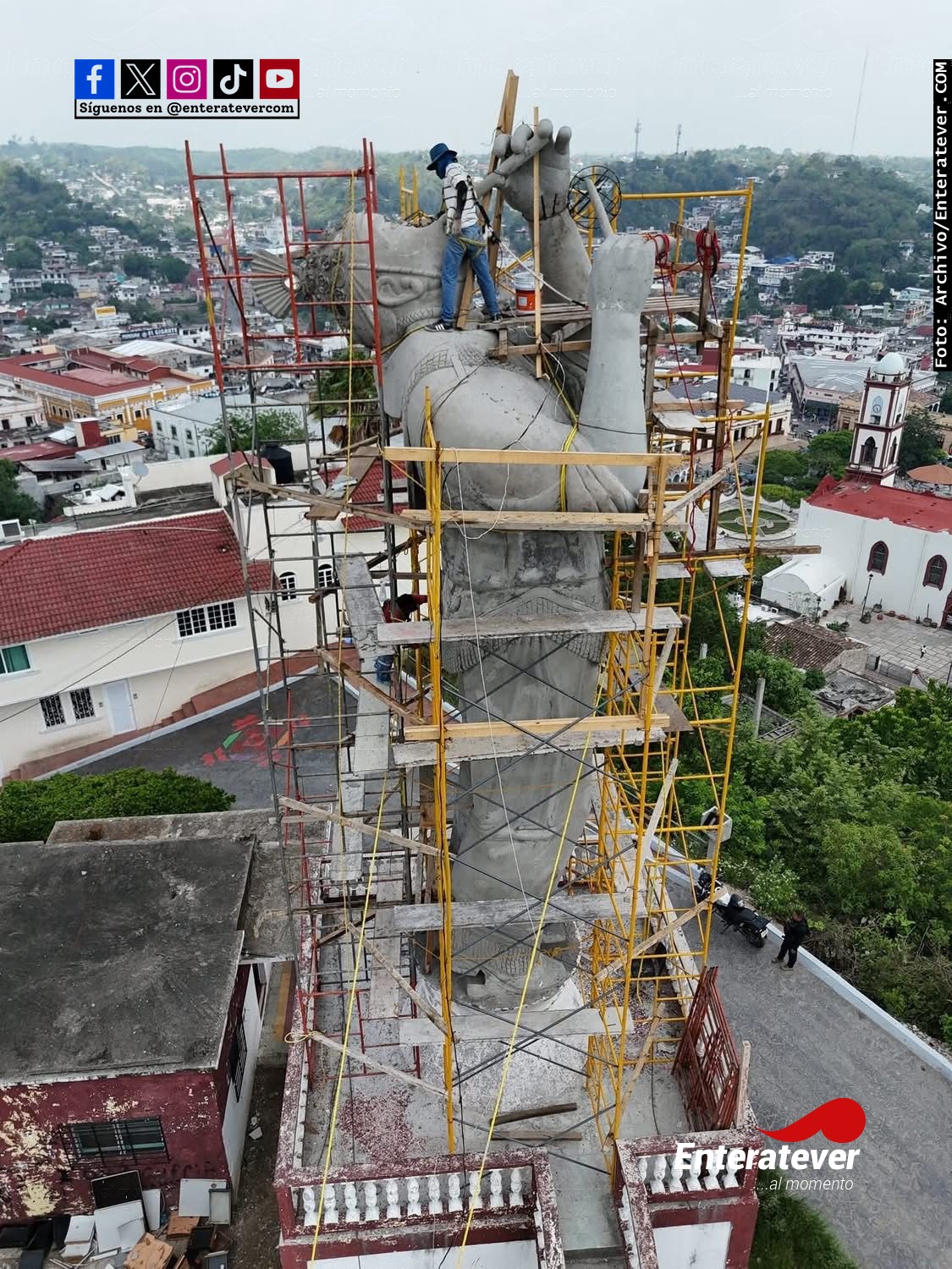 Continúa rehabilitación del monumento al Volador en Papantla