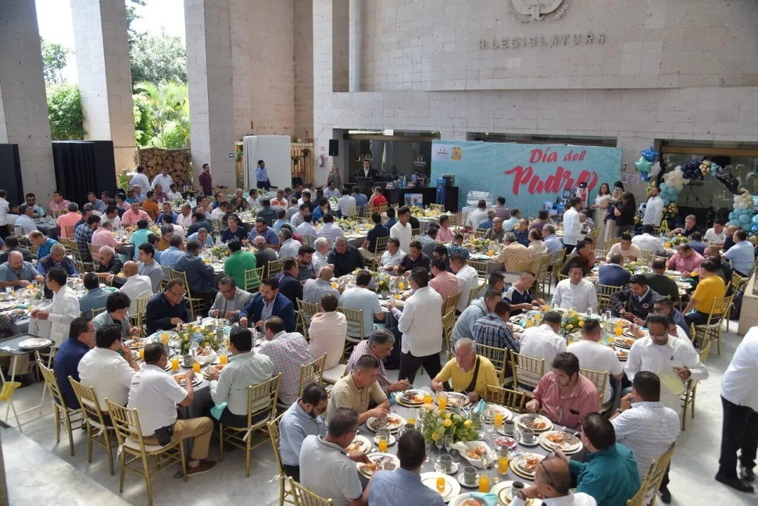 Celebran en el Congreso de Veracruz el Día del Padre