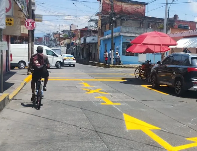 Realizan trabajos de balizamiento en nuevo crucero Uno por Uno