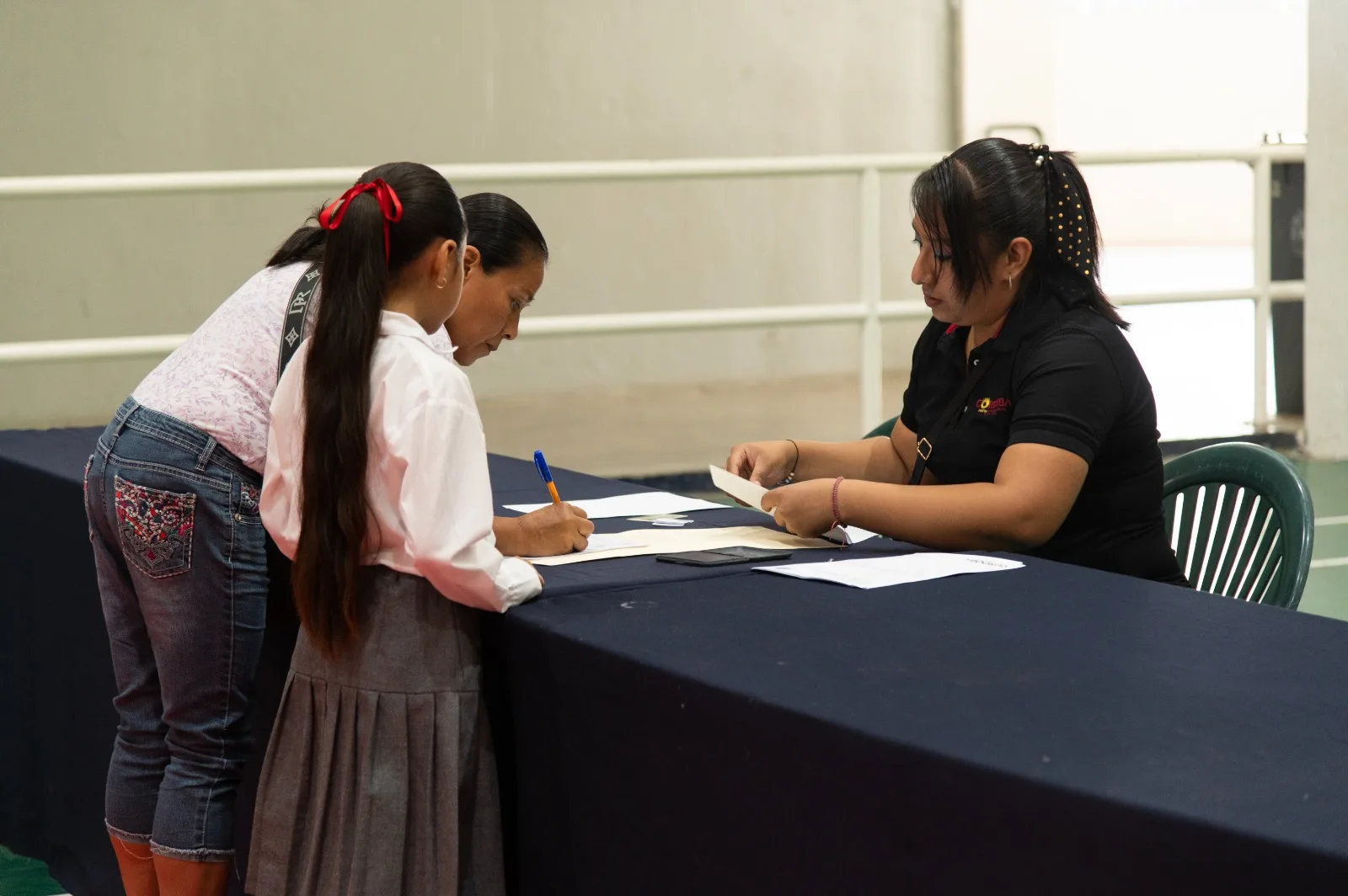 Benefician a 400 alumnos con becas "Estímulos a la Educación Básica, Ramo 33"