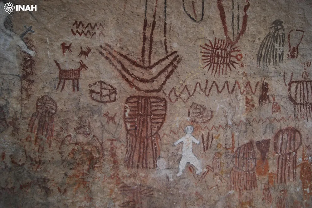 El INAH conserva pinturas rupestres de la Cueva de las Monas, en Chihuahua